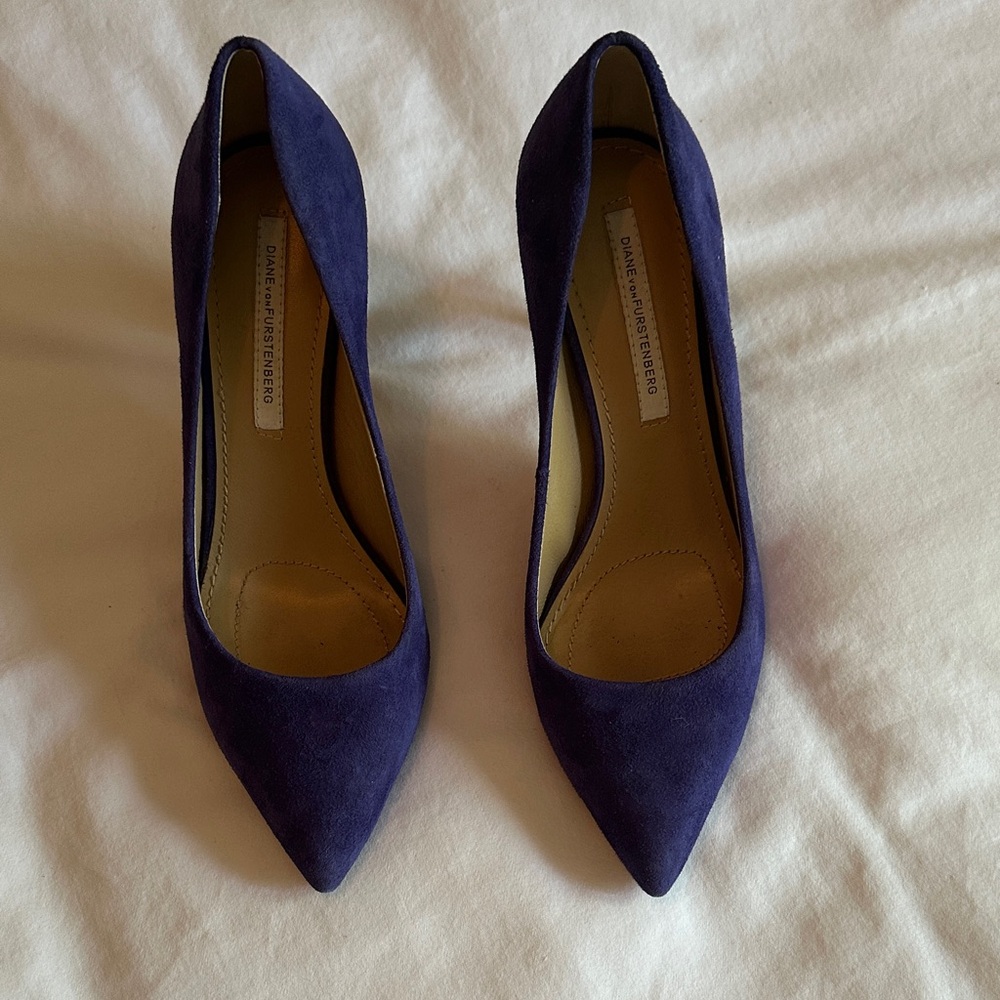 DVF purple Suede Pumps